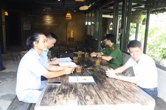 Bán 2 chai rượu mận 700.000 đồng cho du khách thăm Sa Pa, một cá nhân bị phạt 2 triệu đồng