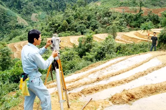 Lập bản đồ hành chính và hồ sơ về địa giới đơn vị hành các cấp