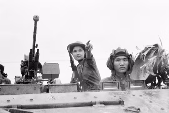 Đại thắng mùa Xuân 1975 – Vang mãi bản hùng ca toàn thắng: Tổng tiến công toàn thắng