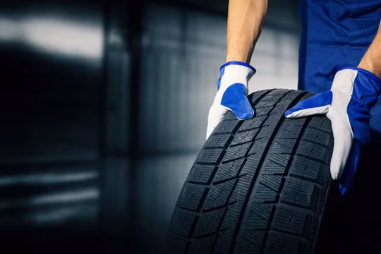 Lốp xe mòn đến đâu thì nên thay? Đừng chờ đến khi quá muộn