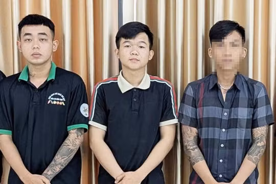 Điều tra nhóm thanh thiếu niên giả danh Công an cướp xe máy