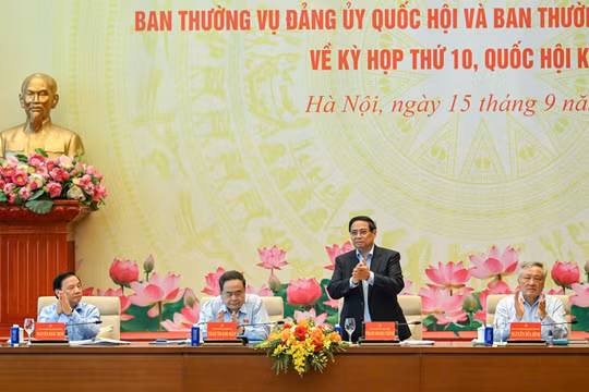 Xin ý kiến Quốc hội tiến hành Kỳ họp thứ 10 liên tục, tranh thủ làm đêm trên tinh thần 'thần tốc hành quân'