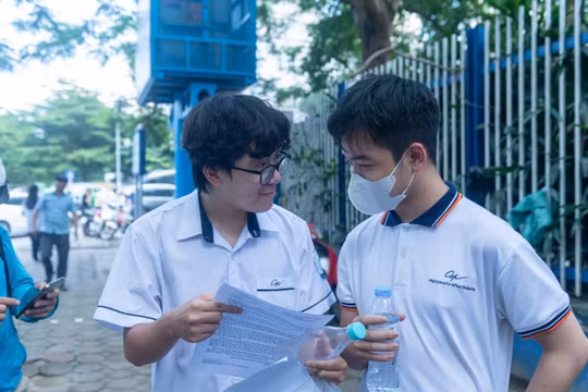 Thí sinh thích thú với đề thi môn Ngữ văn: 'Gợi mở, nhiều chiều liên tưởng, không còn học thuộc lòng'
