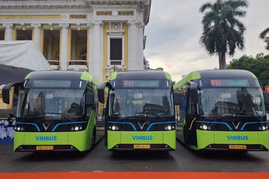Tổ chức thí điểm tuyến xe buýt điện phục vụ người dân tham quan Lăng Bác, Bờ Hồ và các điểm du lịch khu vực Hoàn Kiếm, Ba Đình