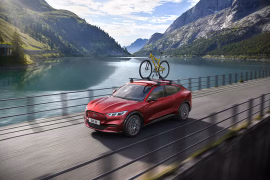 Mustang Mach-E bán tại Việt Nam: Khi biểu tượng sắm vai dẫn đường