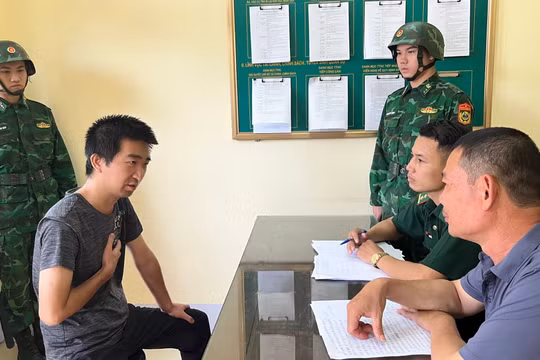 Lào Cai: Một du khách Trung Quốc mang tiền giả đổi lấy tiền Việt Nam
