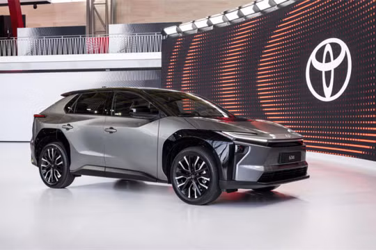 Toyota đặt mục tiêu pin thể rắn dùng được 40 năm