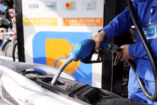 Giá xăng có thể giảm lần thứ 3 liên tiếp trong kỳ điều chỉnh cuối cùng năm 2025
