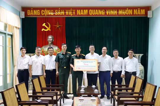 Đảng ủy Công ty CP Supe Phốt phát và Hóa chất Lâm Thao: Tổng kết 10 năm thực hiện Chỉ thị số 05/CT/TW của Bộ Chính trị