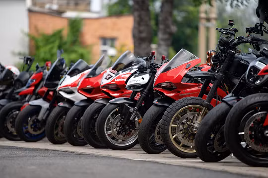 Ducati tái xuất thị trường Việt Nam, giá xe lập tức “mềm” hơn trước