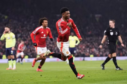 Diallo lập hat-trick, Man Utd ngược dòng đánh bại Southampton