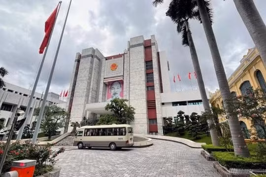 Cấp tiền nhưng chậm giải ngân, UBND TP Hà Nội yêu cầu các đơn vị 'trả lời'