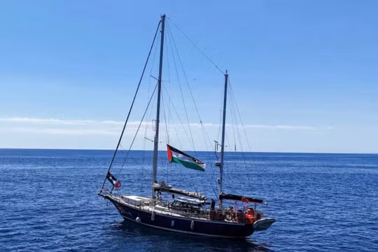 Israel chặn tàu viện trợ Gaza chở nhà hoạt động Greta Thunberg
