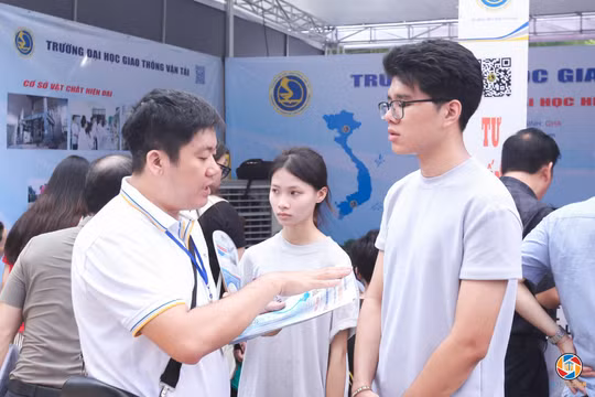 Có học bạ vẫn phải qua 'ải' điểm thi, IELTS chỉ còn điểm thưởng thi đại học giao thông