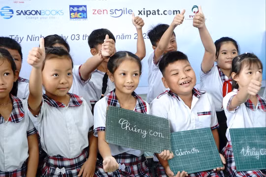 Ngành giáo dục Đắk Lắk đề nghị không nhận hoa 20/11, kêu gọi hỗ trợ trường học sau bão số 13