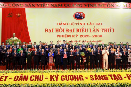 Bế mạc Đại hội Đảng bộ tỉnh Lào Cai lần thứ I: Thông qua Nghị quyết, khơi dậy khát vọng phát triển