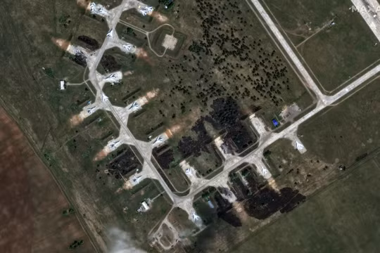 Ảnh vệ tinh trước - sau cho thấy rõ hậu quả từ cuộc tập kích UAV của Ukraine vào Nga