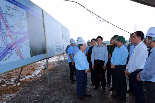 Cho phép áp dụng cơ chế, chính sách đặc thù cấp phép khai thác khoáng sản làm vật liệu phục vụ sân bay Long Thành, Vành đai 3 TPHCM