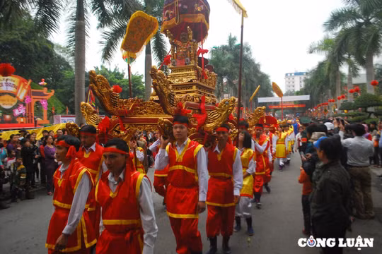 Hàng vạn người dự Lễ hội xuân đền Thượng