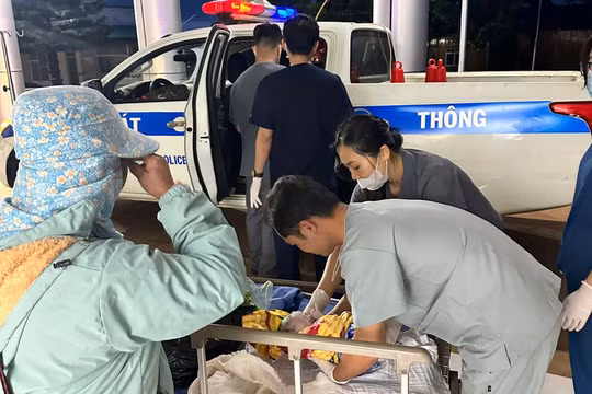 Lâm Đồng: CSGT hỗ trợ sản phụ sinh con an toàn trên xe đặc chủng
