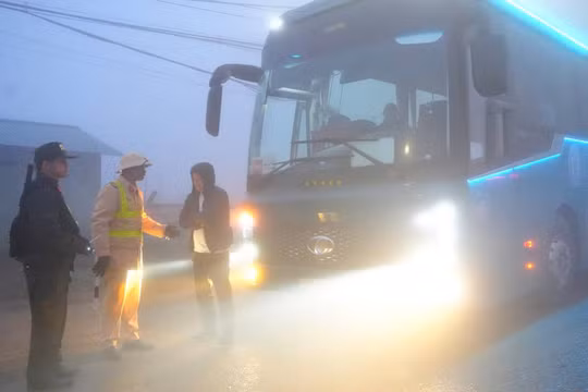 Hướng dẫn kỹ năng lái xe an toàn trên đường Sa Pa mù sương