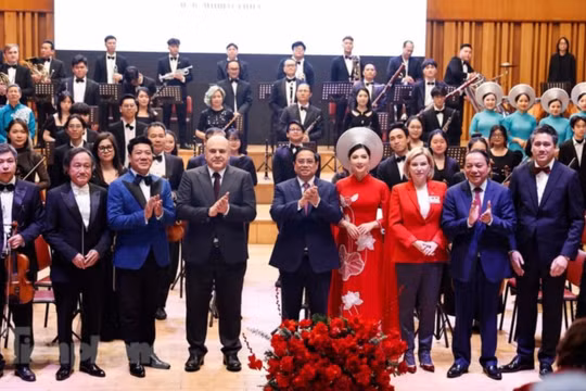 Chương trình nghệ thuật đặc biệt kỷ niệm 75 năm quan hệ ngoại giao Việt Nam - Nga