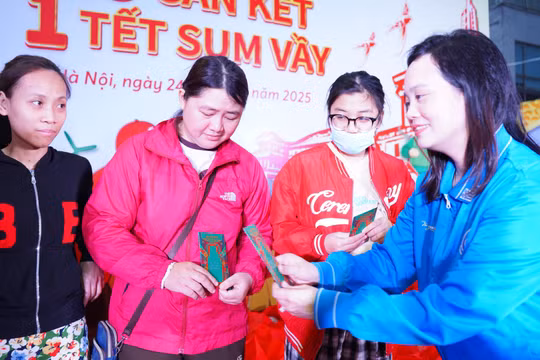 Mùa xuân kết nối yêu thương với chương trình '63 Gắn Kết – 1 Tết Sum Vầy'