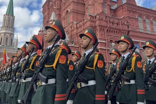 Đoàn Quân đội nhân dân Việt Nam tham gia Lễ duyệt binh trên Quảng trường Đỏ