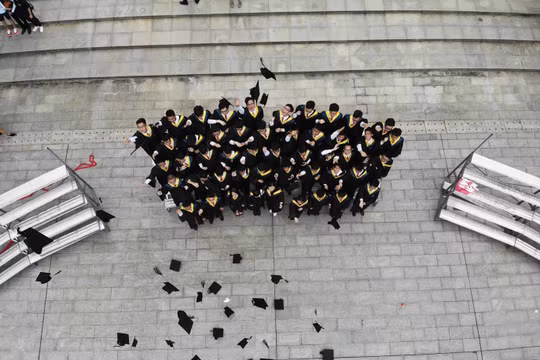 Du học sinh khó tìm kiếm việc làm khi trở về Trung Quốc