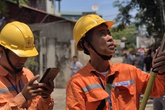Giá điện sinh hoạt mới lên tới 3.700 đồng/kWh