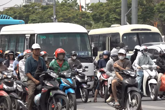 Đường không tắc do người dân trở lại Thủ đô sớm sau dịp nghỉ lễ 30/4 và 1/5