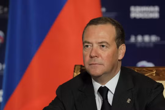 Ông Dmitry Medvedev đáp trả mạnh mẽ Tổng thống Mỹ