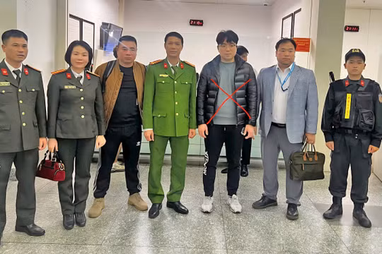 Bắt giữ, bàn giao đối tượng người Hàn Quốc bị Interpol “truy nã đỏ”