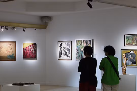 'Dạ lửa ': Tôn vinh nét đẹp người phụ nữ qua các tác phẩm hội hoạ
