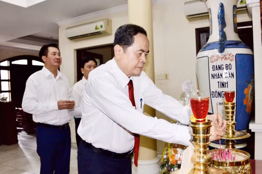 Chủ tịch Quốc hội Trần Thanh Mẫn tưởng nhớ, tri ân cố Chủ tịch Quốc hội Nguyễn Hữu Thọ