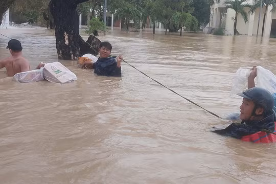 Bão lũ gây thiệt hại hơn 11.600 tỉ đồng, Gia Lai công bố tình huống khẩn cấp về thiên tai
