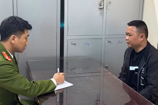 Khởi tố 12 đối tượng liên quan đến khai thác cát trái phép