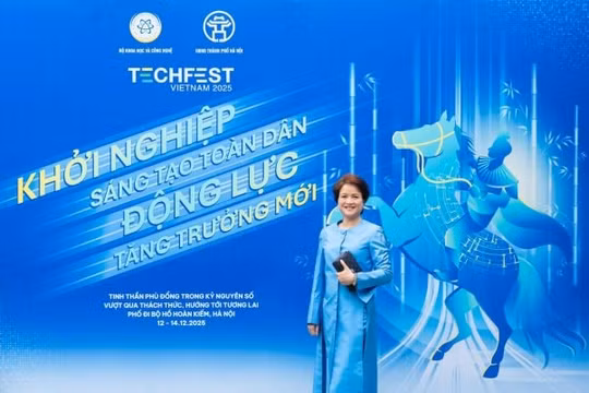 Dấu ấn tự hào - Ceo Công ty CP Sao Thái Dương Nguyễn Thị Hương Liên vinh dự nhận giải thưởng Doanh nhân khoa học & Công nghệ tiêu biểu tại Techfest 2025