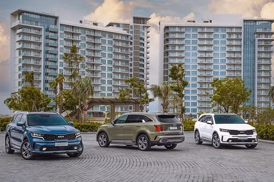 KIA Sorento 2025: Bảng giá chi tiết và ưu đãi tháng 12