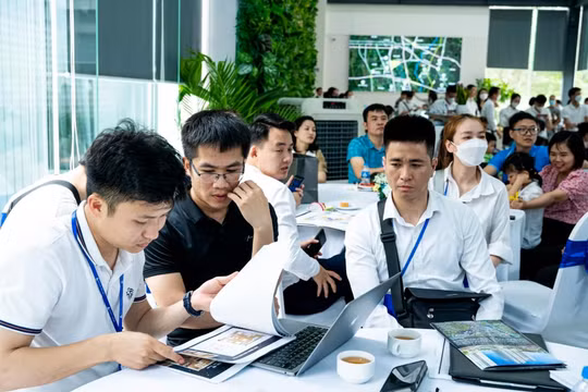 Ách tắc trong khâu cấp chứng chỉ hành nghề môi giới bất động sản