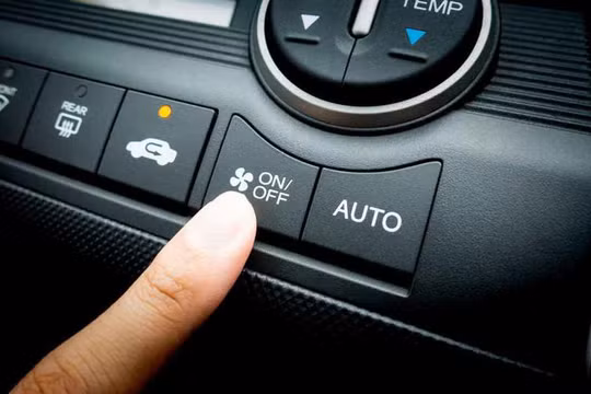 Khi nào nên bật chế độ tuần hoàn gió trong xe?