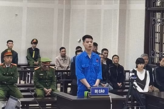 Dùng dao tấn công bạn gái cũ, nam thanh niên nhận án 15 năm tù