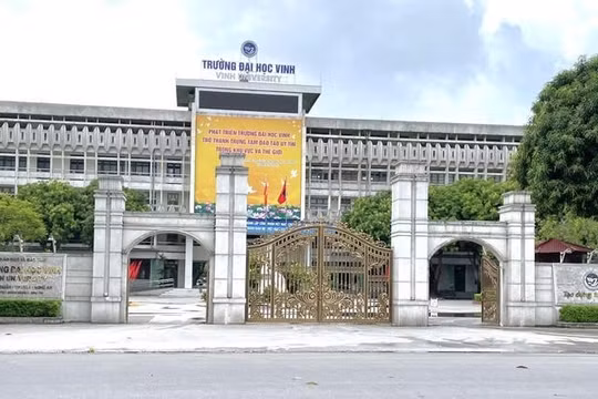 Tạm đình chỉ một cán bộ tại Đại học Vinh để làm rõ tố cáo 'gạ gẫm' nữ sinh