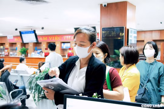 Hà Nội chấn chỉnh tình trạng 'cò làm giấy tờ'