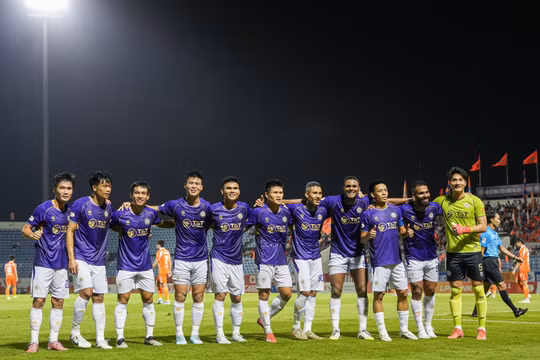Hà Nội FC thắng 2-0 trên sân SHB Đà Nẵng, tiếp tục mạch thăng tiến