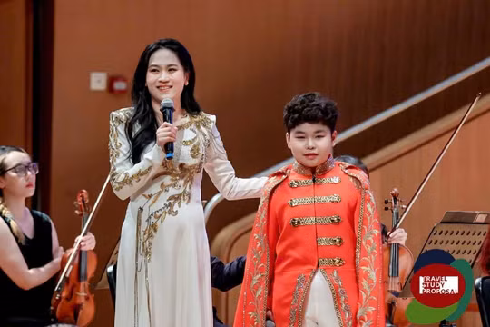 Thí sinh nhí Việt Nam đoạt giải Vàng thanh nhạc tại Thượng Hải
