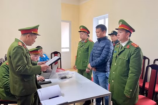 Bắt tạm giam cựu Chủ tịch Top One vì lừa đảo trên sàn chứng khoán
