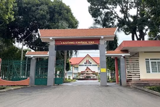Kỷ luật cảnh cáo Kế toán trưởng Trường Chính trị tỉnh Đắk Lắk vì sai phạm