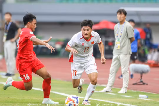 HLV Kim Sang Sik của U23 Việt Nam thận trọng về hành trình tiếp theo sau trận thắng U23 Lào