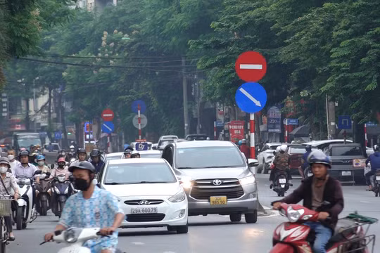 Lộ trình cấm xe xăng tại Hà Nội: Giải bài toán hạ tầng và hỗ trợ người dân
